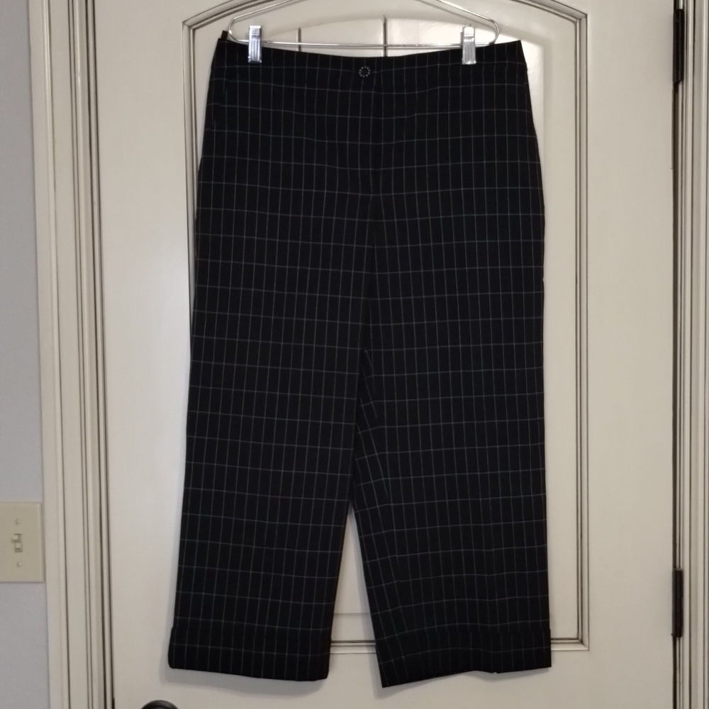 Izod Stretch Crop pants Black Blue Pin Stripe Plaid Size 10 cuffed